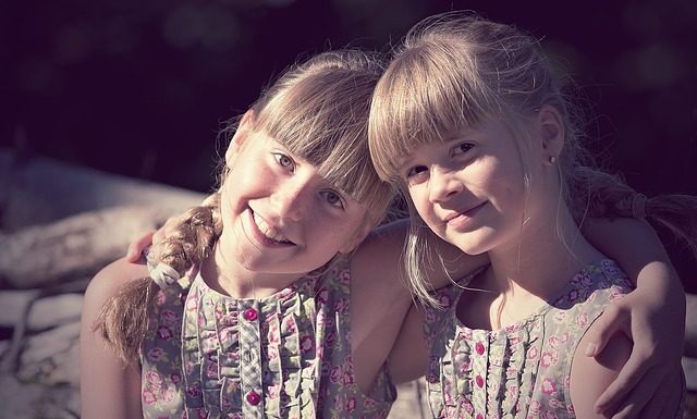 Nastolatek w drodze do szkoły