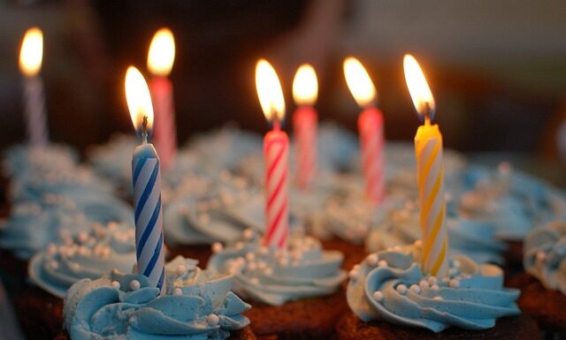 Jak udekorować babeczki bez szprycy?