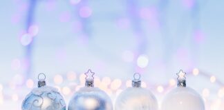 Do czego dodać kulki mozzarelli?