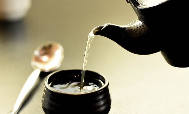 Jak się robi zupę z sałaty? Jak się robi zupę z sałaty?